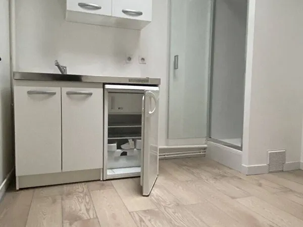 Appartement 1 pièce 9 m² 