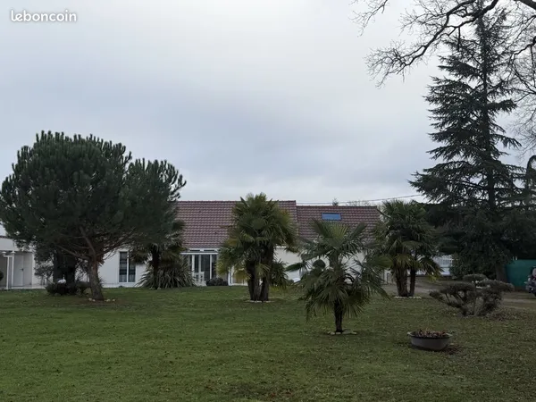 Propriété 7 pièces 179 m² 