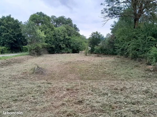 Terrain 902 m² Clermont Saves 