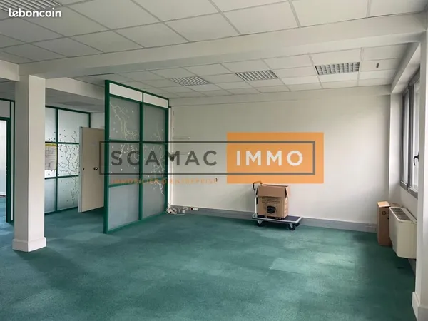 Bureau 135 m² 