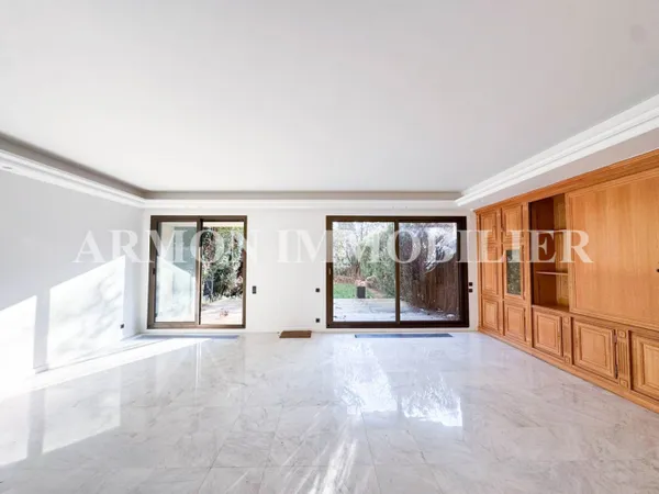 Vide - 200 m² - 4 chambres 