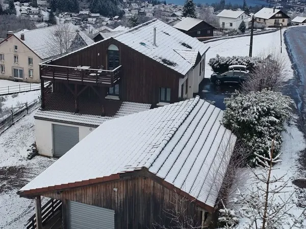 Maison - 4 Appartements - Investissement locatif - Vue lac 