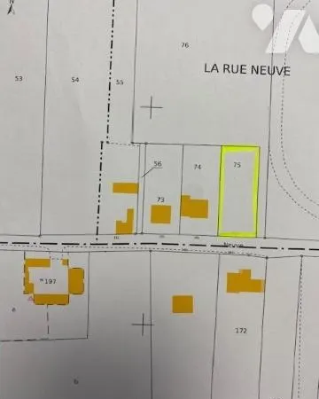 Terrain 740 m² 