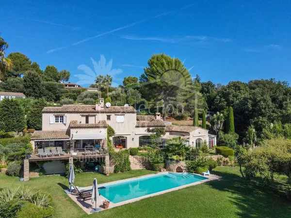 Villa 8 pièces 330 m² 