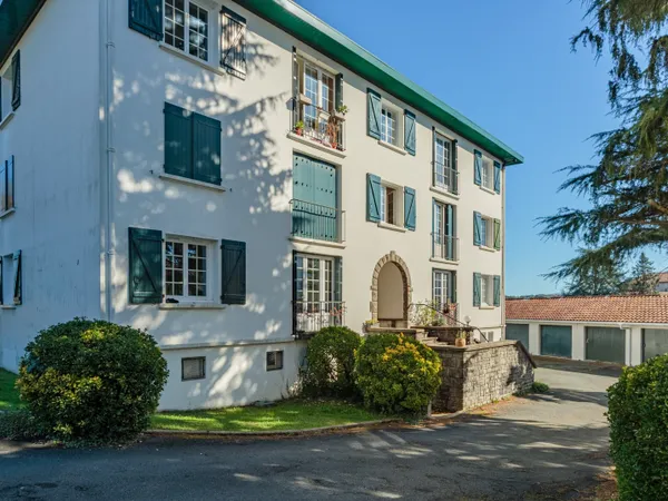 À vendre Urrugne Appartement 4 pièces au coeur du village 