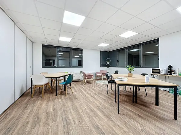Bureaux 810 m² 