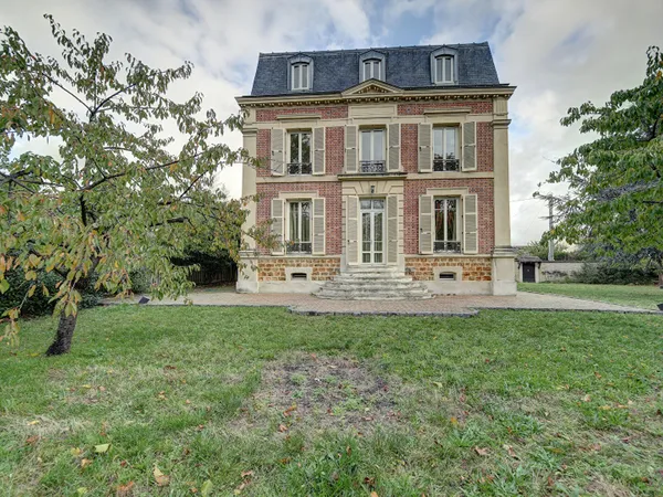 Maison 10 pièces 283 m² 