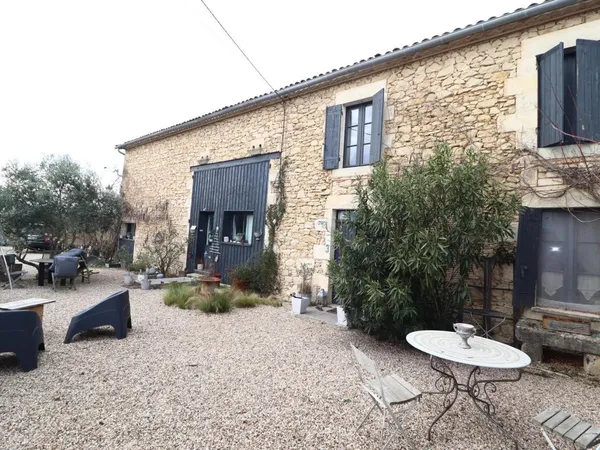 Maison de 8 pièces de 350 m² à Sainte-Foy-la-Longue 