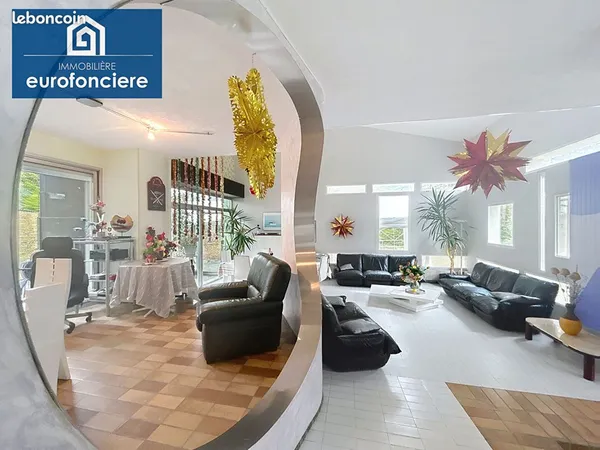 Maison 14 pièces 300 m² 