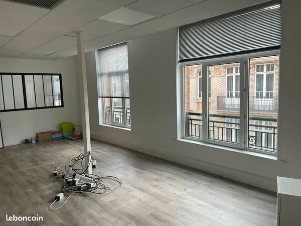 Bureaux 72 m² 