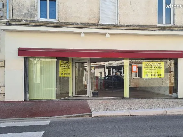 Location d'un local tout commerce, bureau, autre... de 85 m² plus 35 m² 