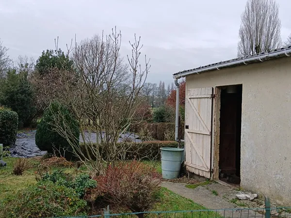 Terrain constructible avec garage à Soudan 694 m2 environ 