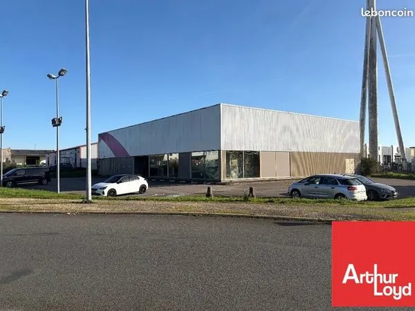 Local commercial 768 m² 