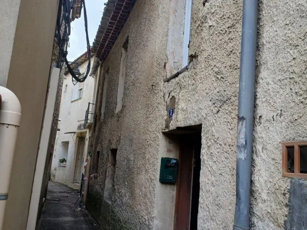 Maison de village avec travaux 