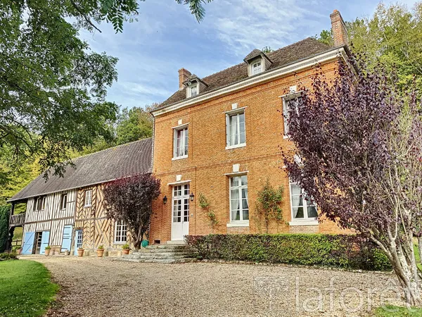 Maison 11 pièces 285 m² 
