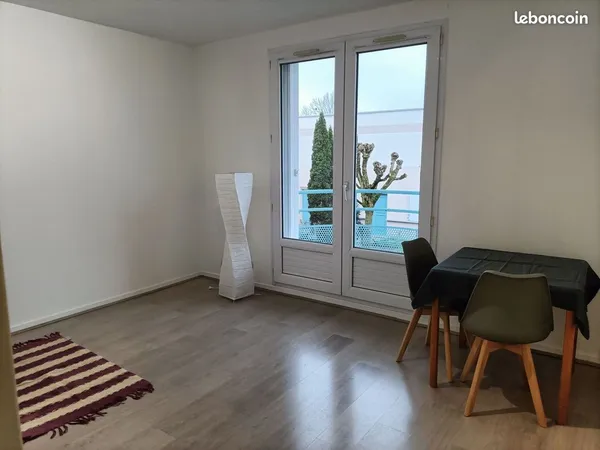 Studio 1 pièce 25 m² 