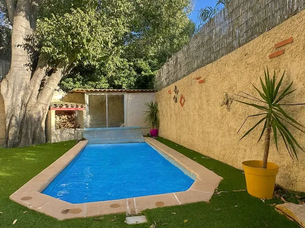 Maison T4 R+1 de 83m² avec jardin et piscine 