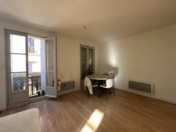 Appartement rénové 2 pièces 44 m² 