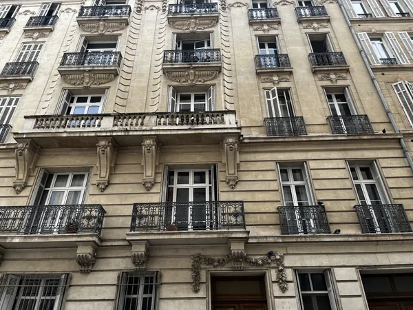 Un Étage Haussmannien Unique pour Profession Libérale Carr 
