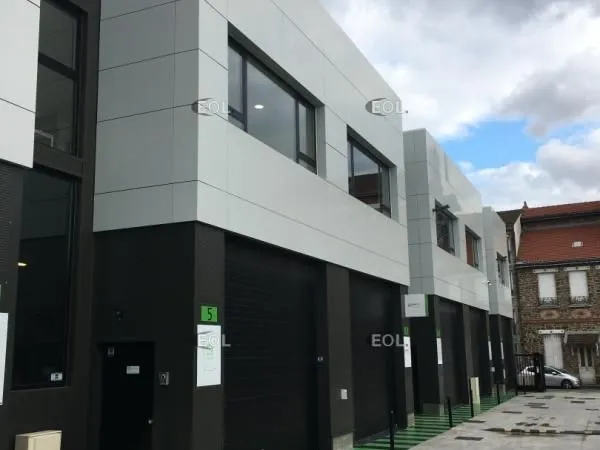 Local d'activité 396 m² 