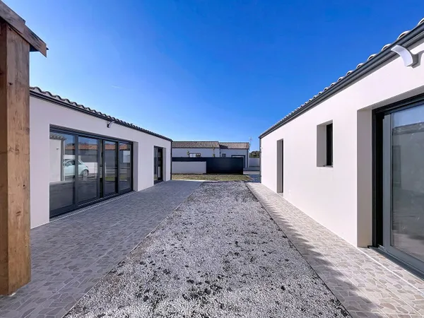 Maison de plain-pied 5 pièces 143 m² 