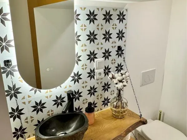 STUDIO Meublé et Rénové à Louer 