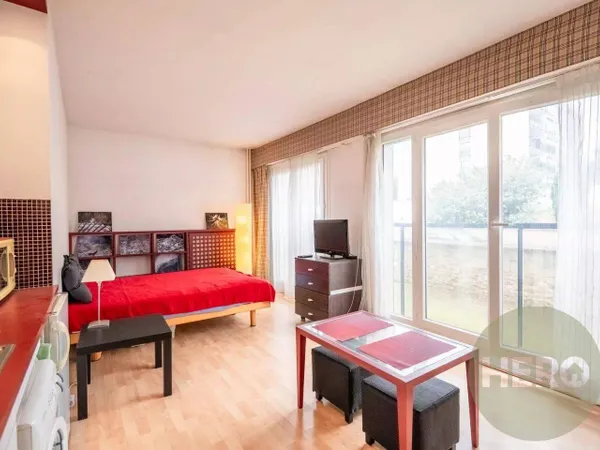 Studio 1 pièce 25 m² 