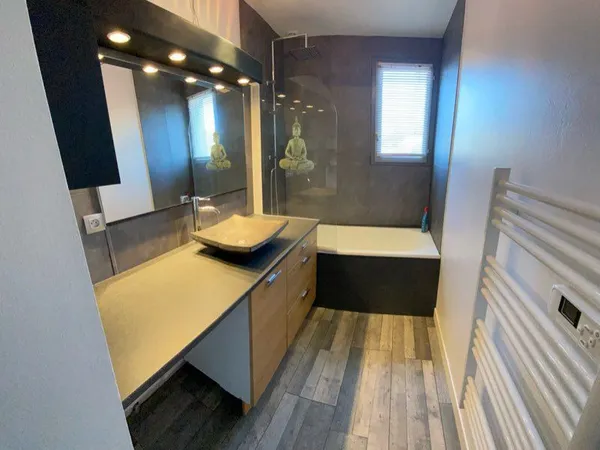 Loue F3 en duplex de 70 M2 en centre ville 