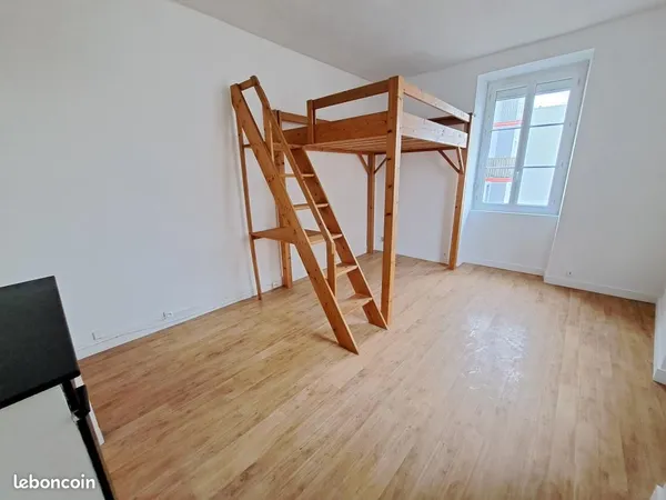 Studio 1 pièce 29 m² 
