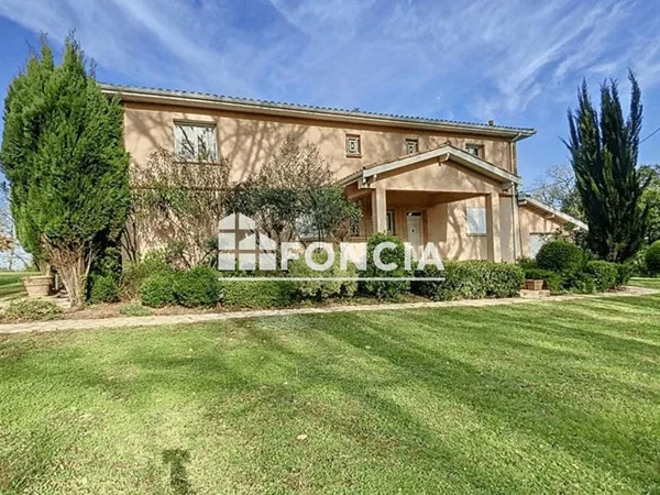 Maison 6 pièces 250 m² 