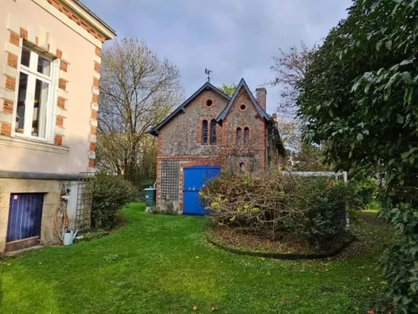 Maison 13 pièces 483 m² 