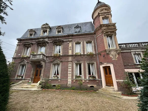 Maison 9 pièces 347 m² 