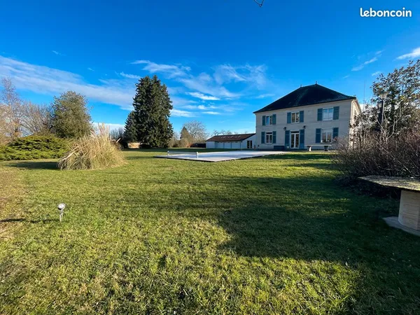 Propriété 9 pièces 314 m² 