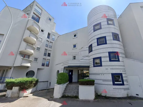 Bureaux 329 m² 