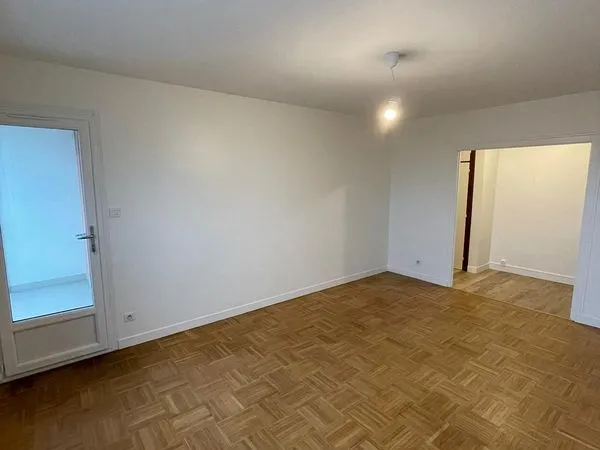 Appartement T3 centre-ville la Roche sur Yon avec parking, cave et terrasse 