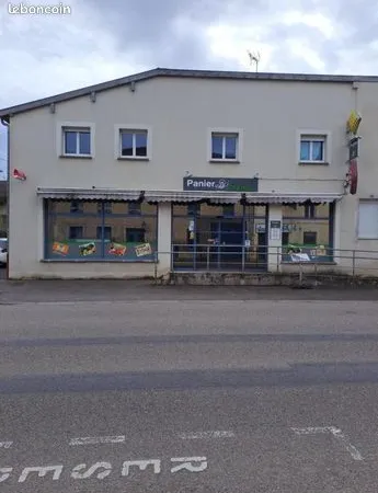 Local commercial 176 m² 