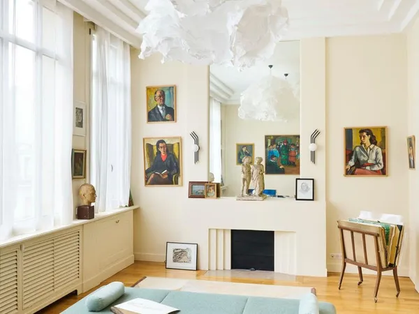 PARIS 17 PLAINE MONCEAU HOTEL PARTICULIER R+3 AVEC ASCENSEUR 290 M2 HABITABLES + ANNEXES JARDIN & 
