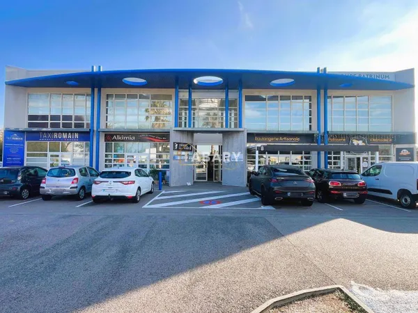 Local commercial 2 pièces 37 m² 
