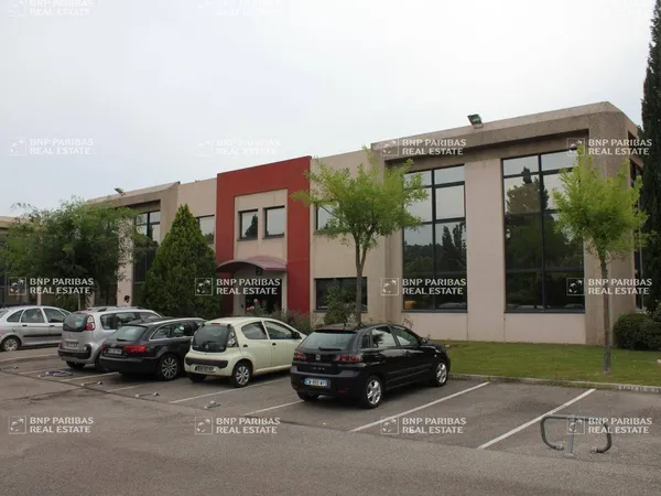 Bureaux 326 m² 
