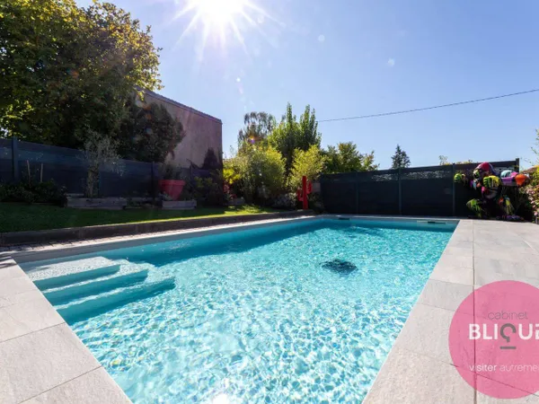 Maison 6 pièces 307 m² 