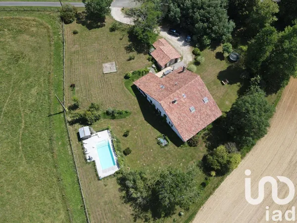 Maison 9 pièces 298 m² 