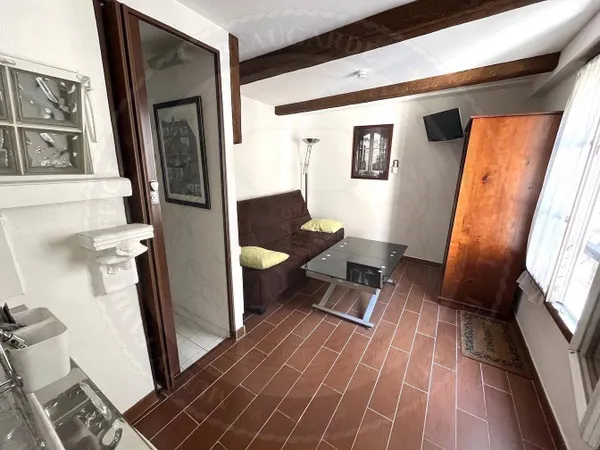Studio 1 pièce 13 m² 