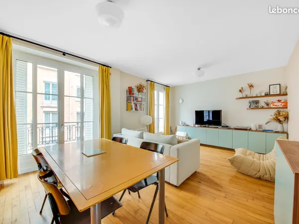 3 pièces lumineux de 59 m² dans un immeuble parisien 