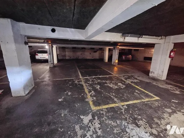 Parking - Garage Vente Lille   45500€