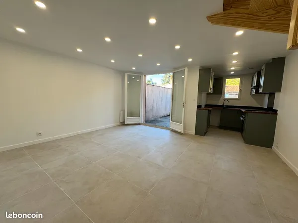 Bègles - Mussonville (Rue Georges Brassens) - Jolie Maison T4 de 56 m2 Rénovée avec extérieur 