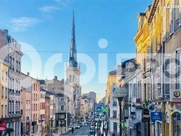 Local commercial 331 m² 