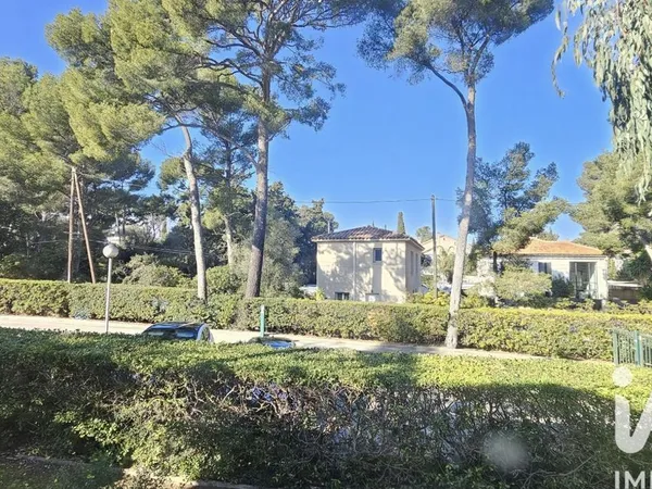 Studio 1 pièce 19 m² 