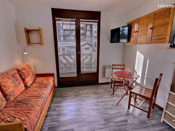 Studio 1 pièce 17 m² 