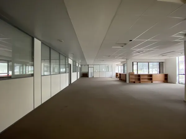 Bureaux - A LOUER - 388 m² non divisibles 
