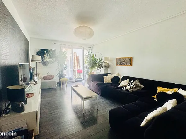 Coloc de Filles - 3 chambres disponibles - grand appartement chaleureux à Pau 